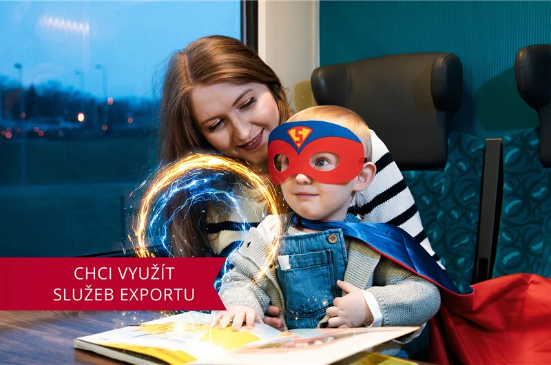 maminka s děťátkem cestující vlakem